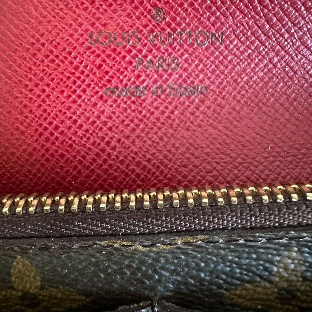 Louis Vuitton Wallet - Picture 4 of 13